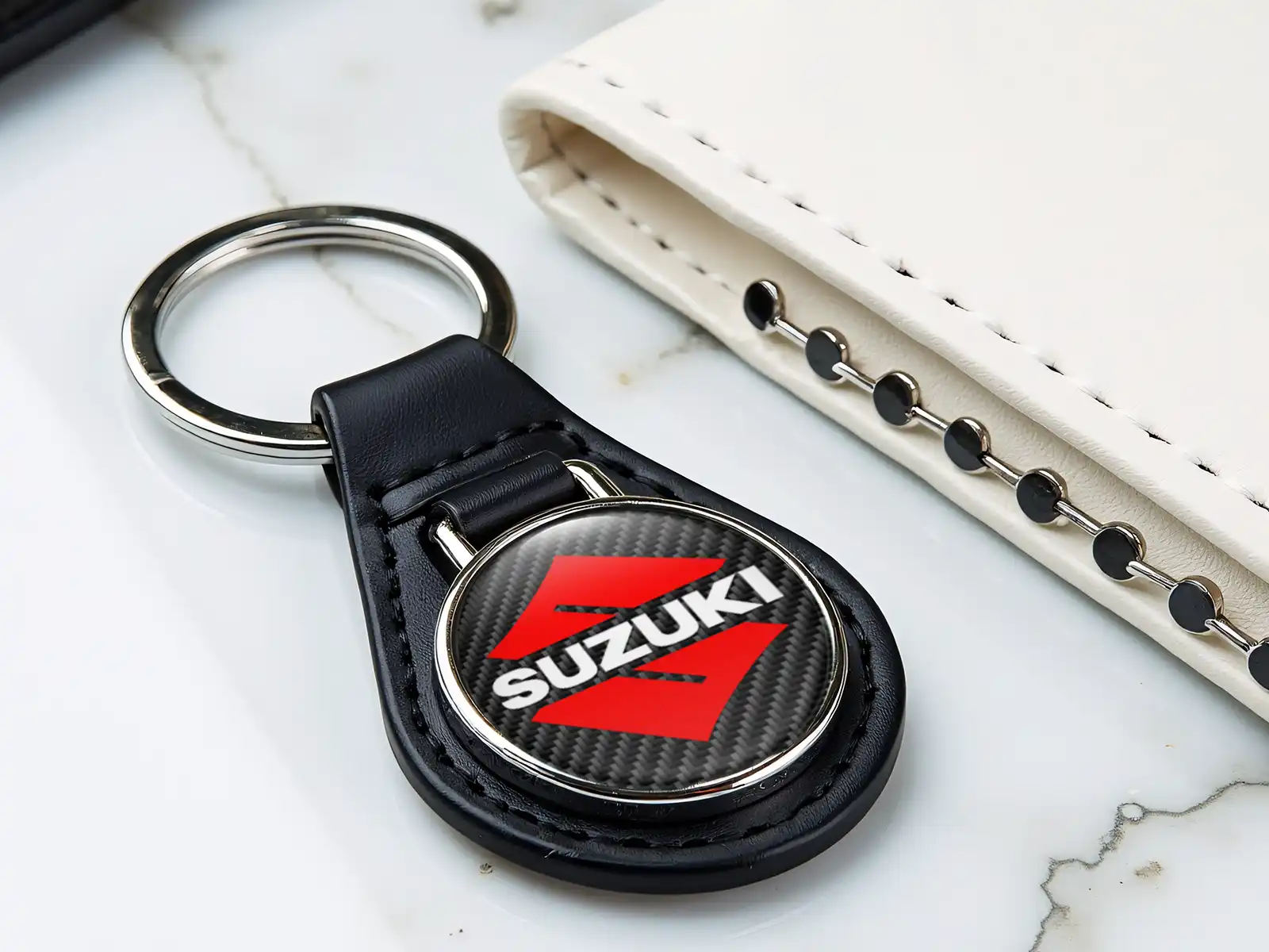 Suzuki Porta Anillo Cuero Edición Firme Toque Fuerza